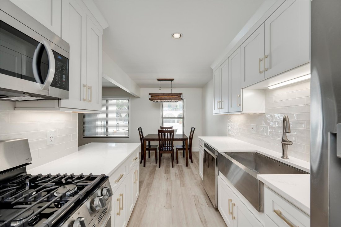 Condo in Austin, Texas, United States 4 - 18158489