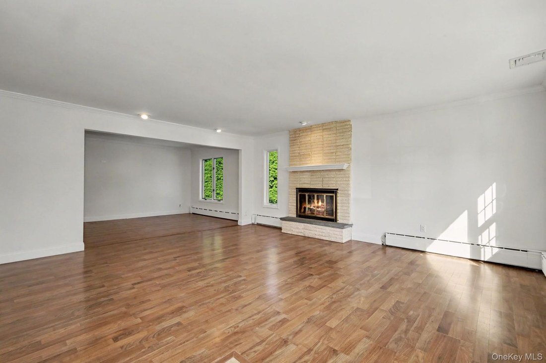 House in Yorktown Heights, New York, United States 4 - 18070145