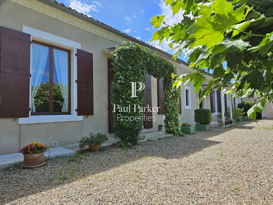 Villa in Astaffort, Nouvelle-Aquitaine, France 2 - 17902446