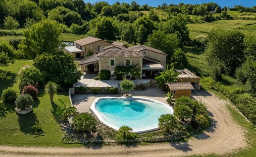 House in Saint-Germain-de-Grave, Nouvelle-Aquitaine, France 1