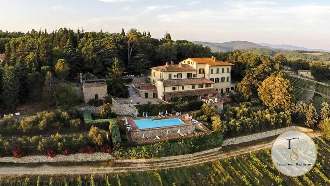 Villa in Siena, Tuscany, Italy 1 - 18156496