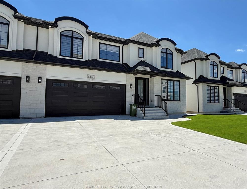 House in LaSalle, Ontario, Canada 3 - 18160034