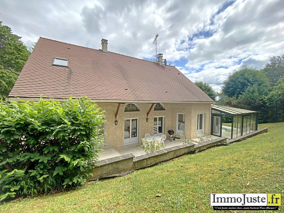 House in Le Mesnil-Saint-Denis, Ile-de-France, France 3 - 17237896
