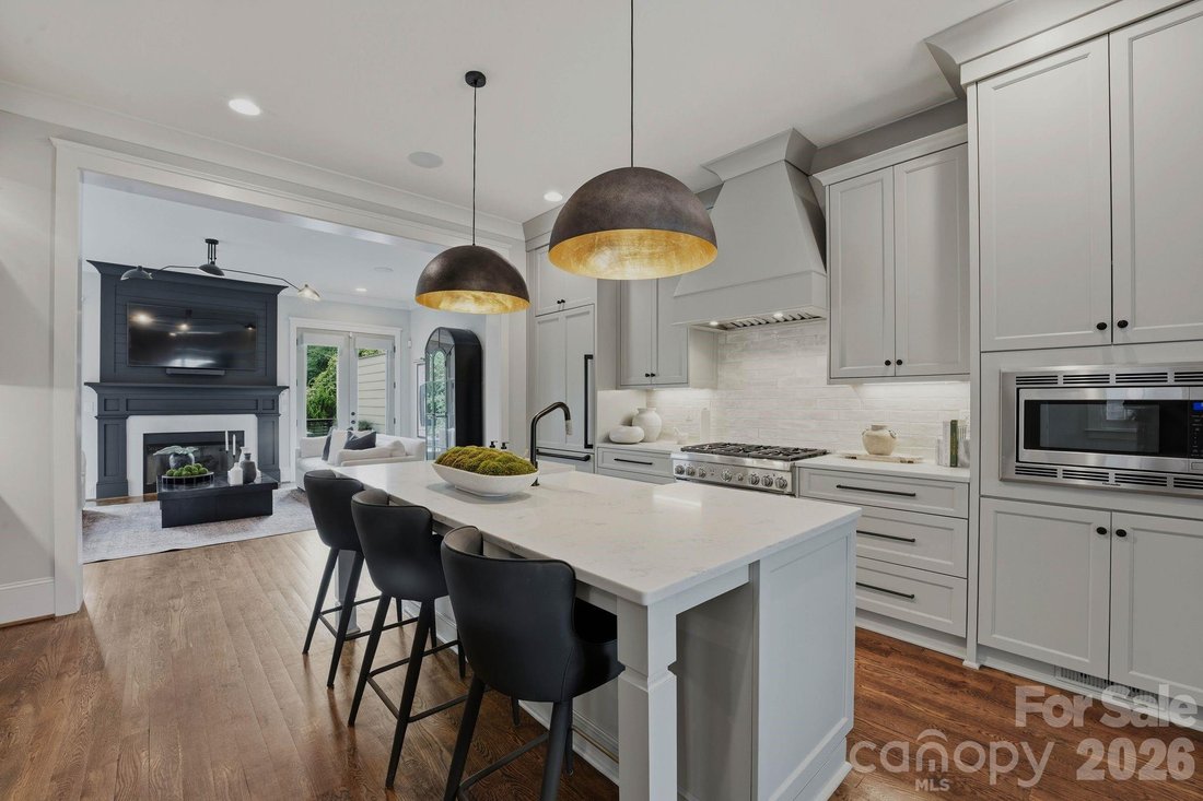Condo in Charlotte, North Carolina, United States 5 - 18163781