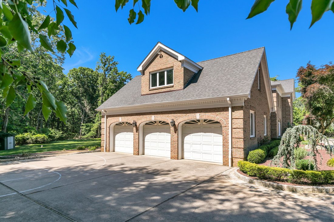 House in Colts Neck, New Jersey, United States 5 - 18154199