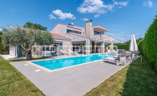 Villa in Sveti Lovrec Pazenaticki, Istria County, Croatia 1