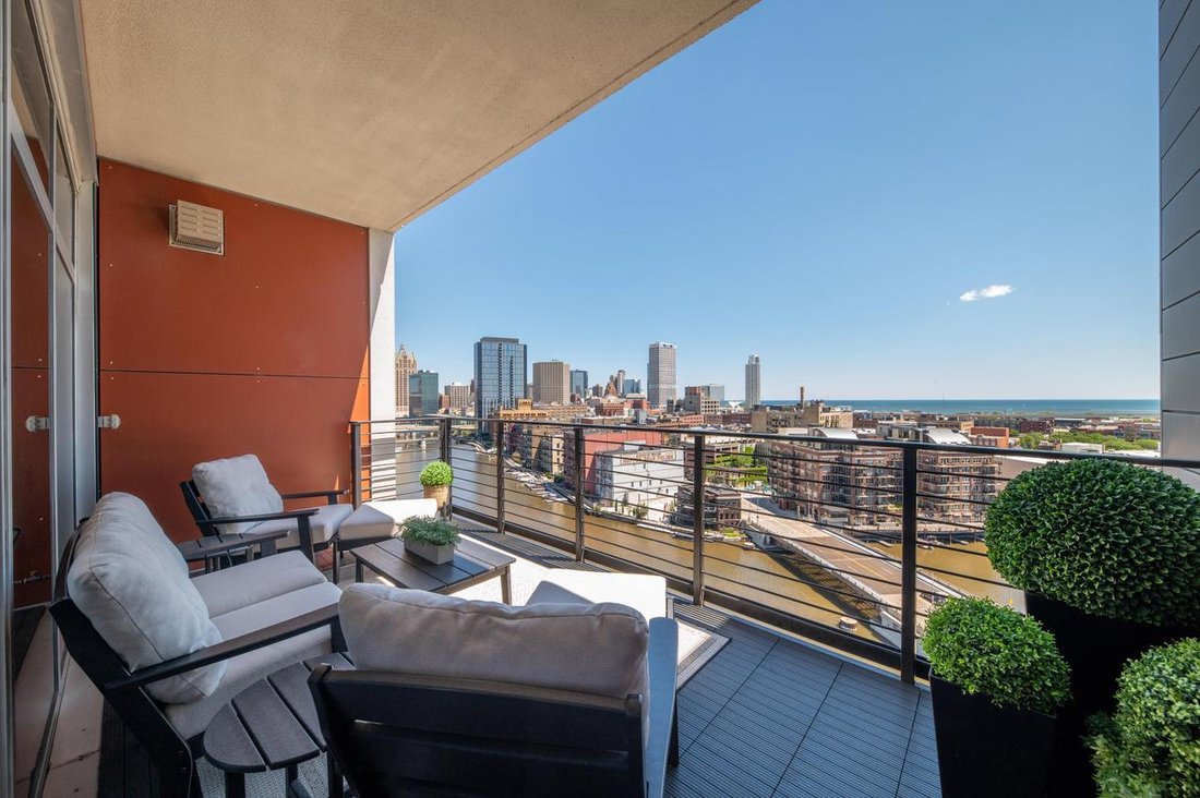 Condo in Milwaukee, Wisconsin, United States 1 - 18166917