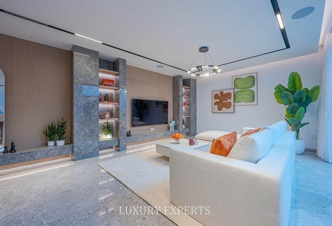 Villa in Palm Jumeirah, Dubai, United Arab Emirates 2 - 18155646