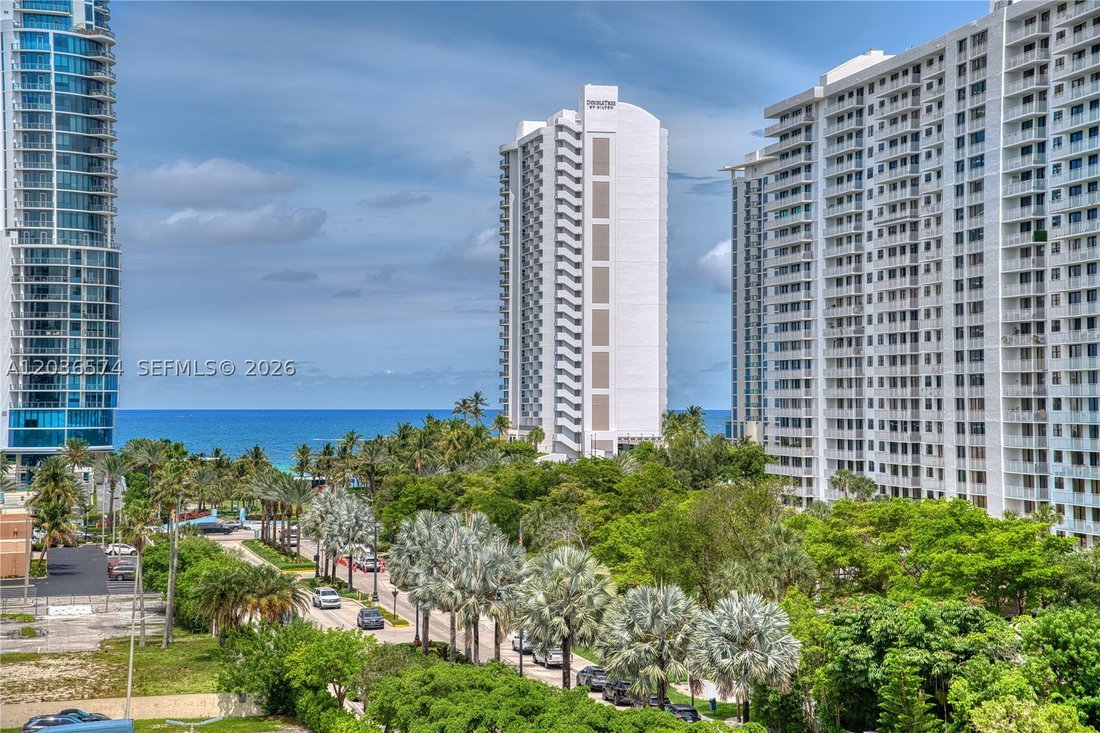 Condo in Sunny Isles Beach, Florida, United States 3 - 18162846