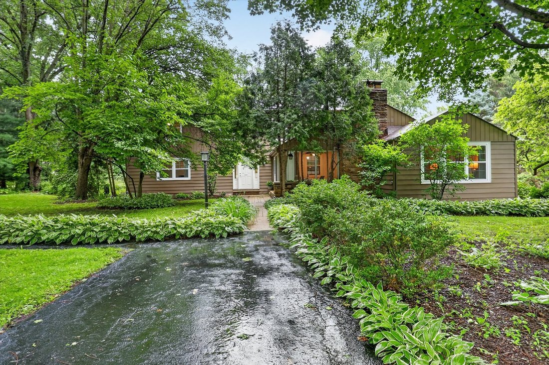 House in Village of Lakewood, Illinois, United States 2 - 18159481