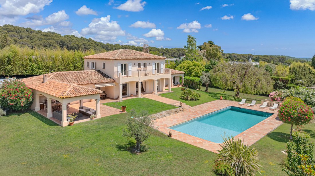 Villa in Mougins, Provence-Alpes-Côte d'Azur, France 1 - 18156493