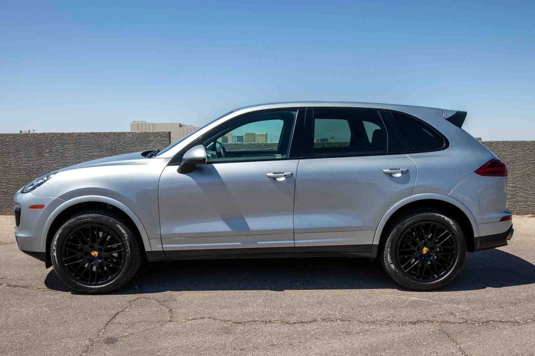 Suv in Las Vegas, NV, United States 2 - 18160994