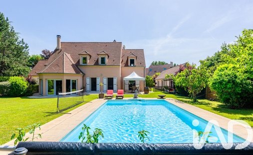 House in Feucherolles, Ile-de-France, France 1
