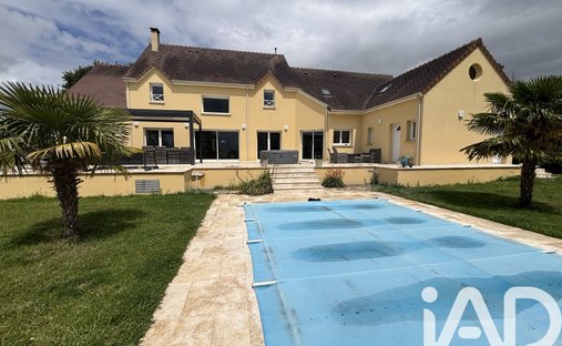 Casa a Fontaine-Simon, Centro-Val della Loira, Francia 1