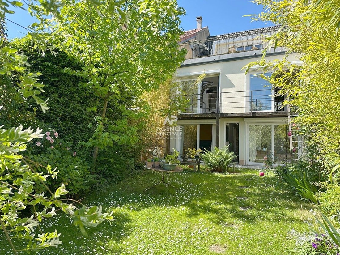 House in Pavé des Gardes, Chaville, France 2 - 18159266
