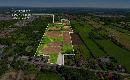Terreno a Laval, Québec, Canada 1