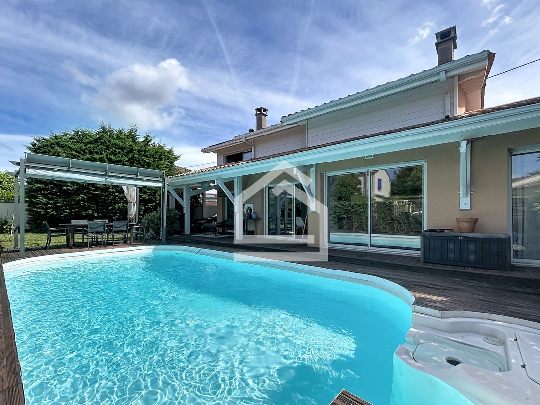 House in Mérignac, Nouvelle-Aquitaine, France 1 - 18163290