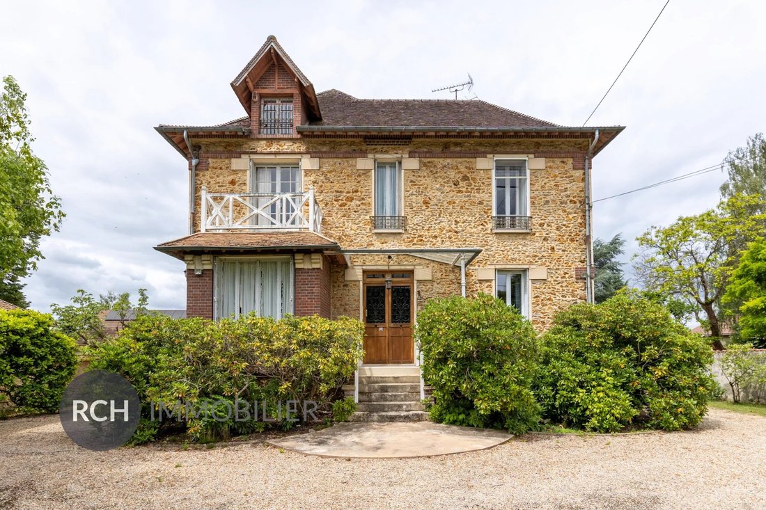 House in Gambais, Ile-de-France, France 1 - 18156388