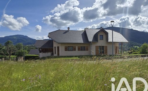 House in Lescheraines, Auvergne-Rhône-Alpes, France 1