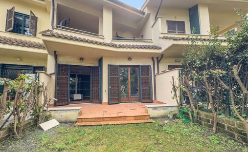 Villa in La Giustiniana, Rome, Italy 1