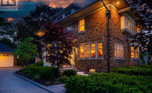 House in Lincoln, Ontario, Canada 1