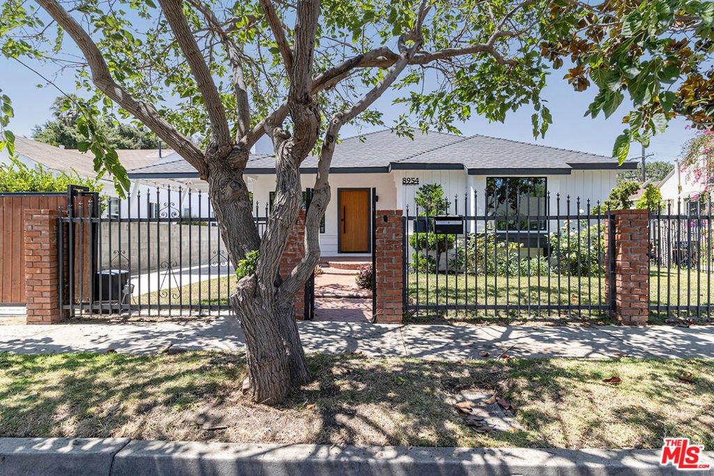 House in Los Angeles, California, United States 1 - 18167084
