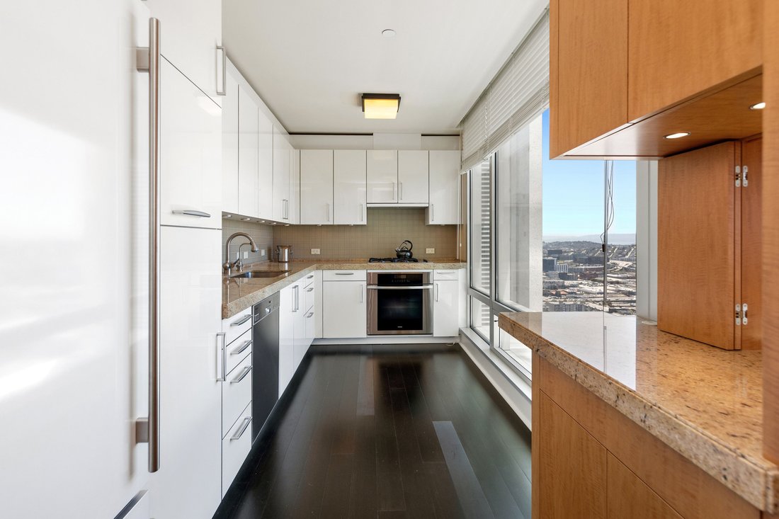 Condo in San Francisco, California, United States 3 - 18156595