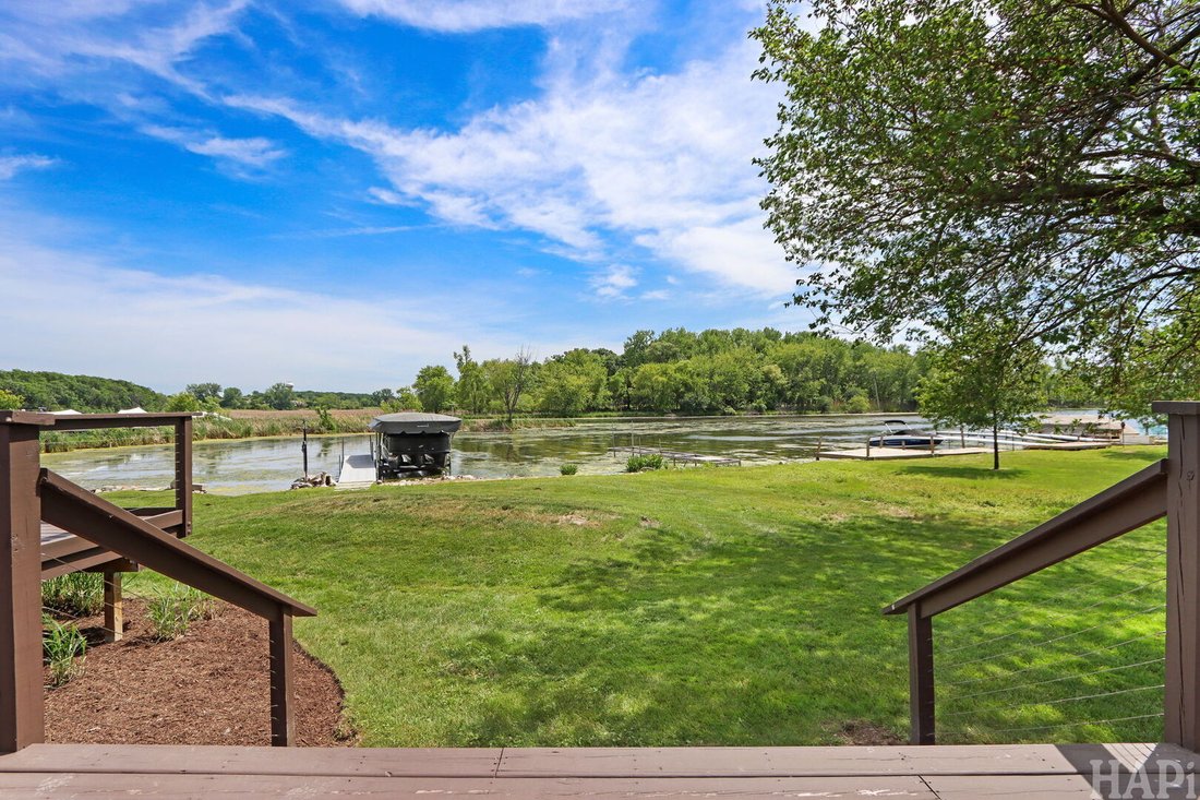 House in Antioch, Illinois, United States 4 - 18154575
