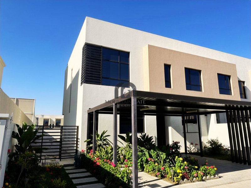 Townhouse in Al Suyoh Suburb, Sharjah Emirate, United Arab Emirates 1 - 18156344