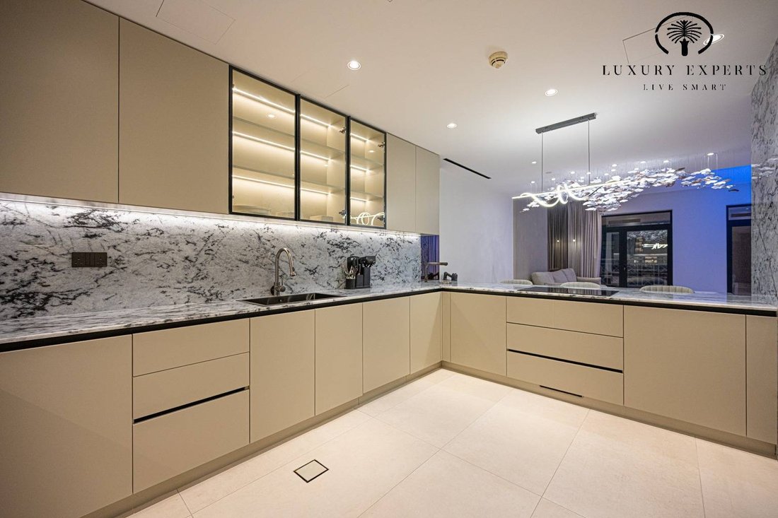 Apartment in Palm Jumeirah, Dubai, United Arab Emirates 2 - 18155241