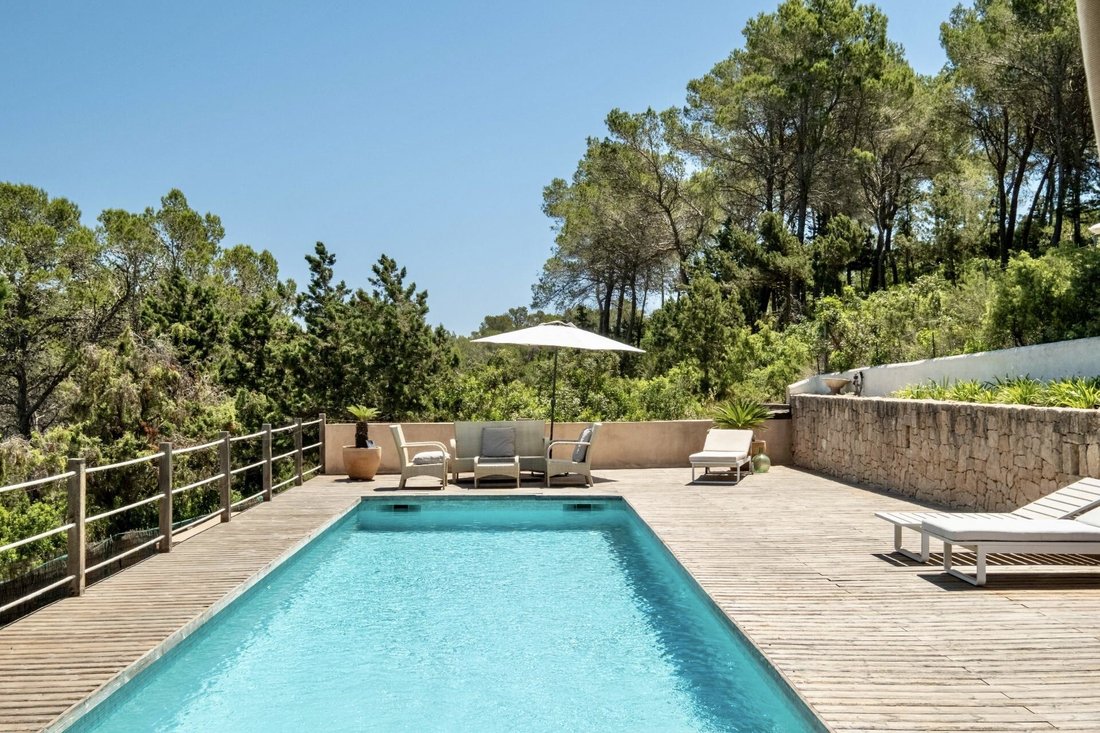 Villa in Cala Mastella, Santa Eularia des Riu, Balearic Islands 2 - 16048269