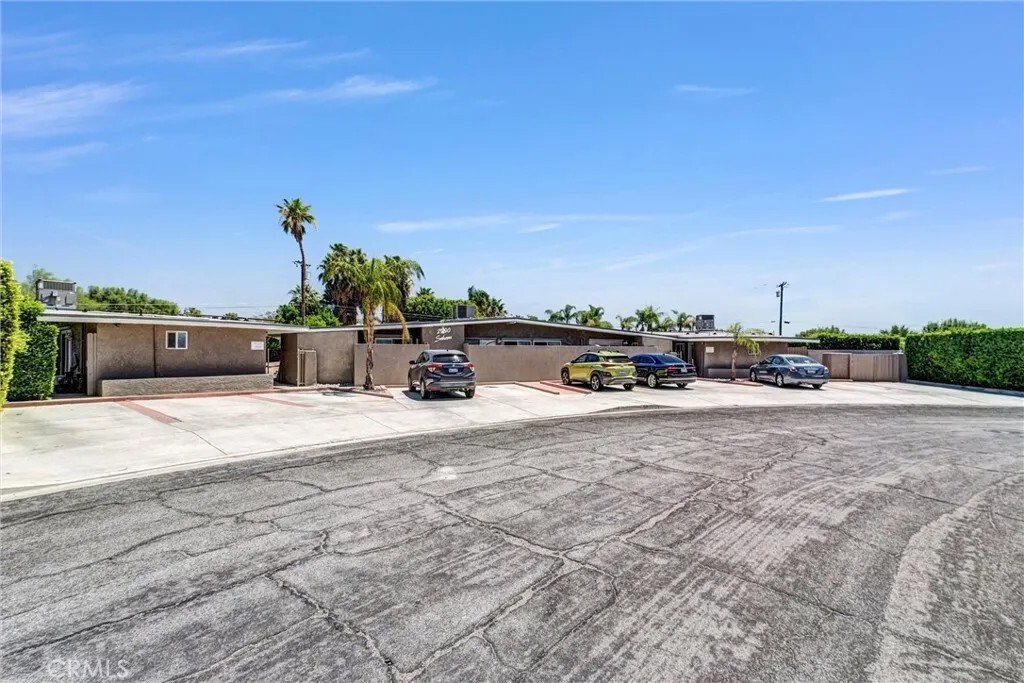 Palm Springs, California, United States 3 - 18167303