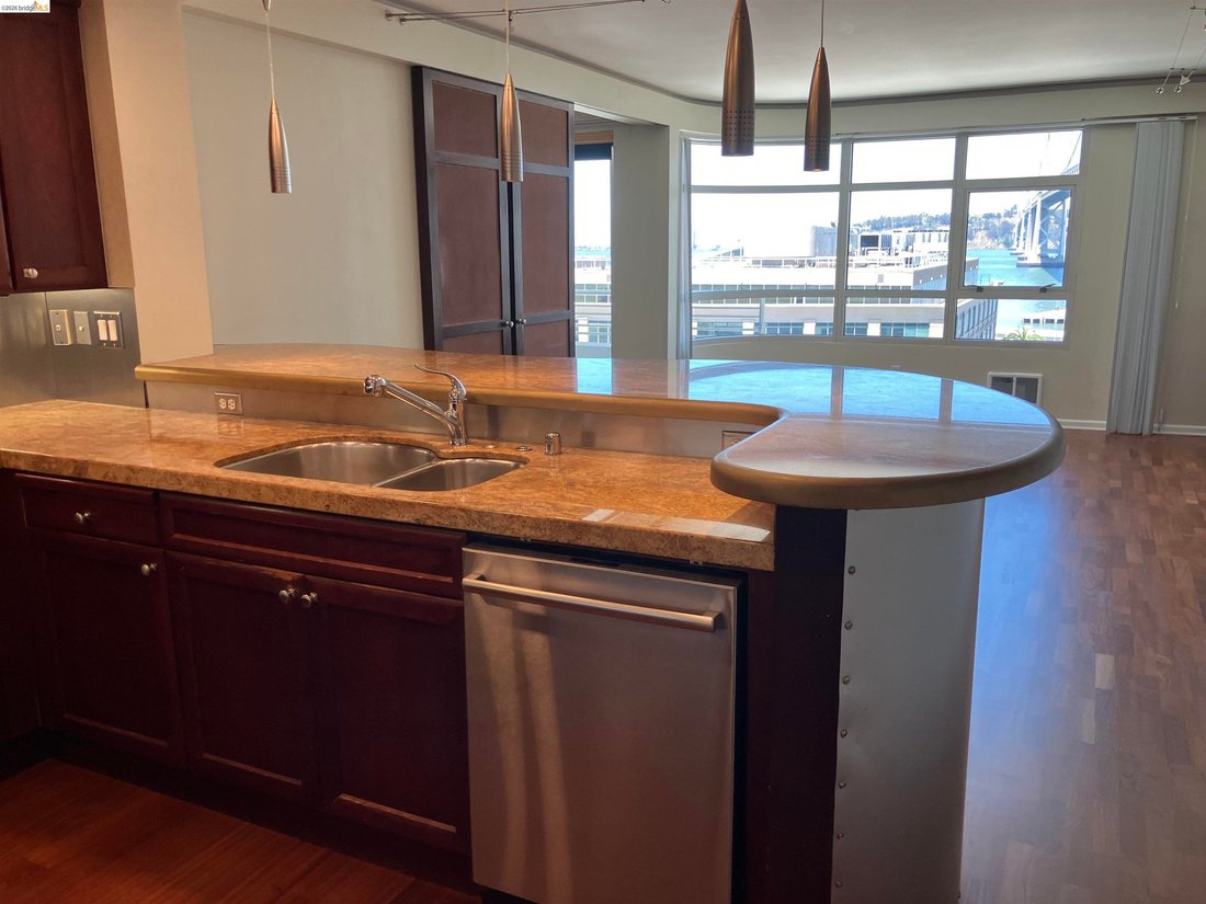 Condo in San Francisco, California, United States 3 - 18162790