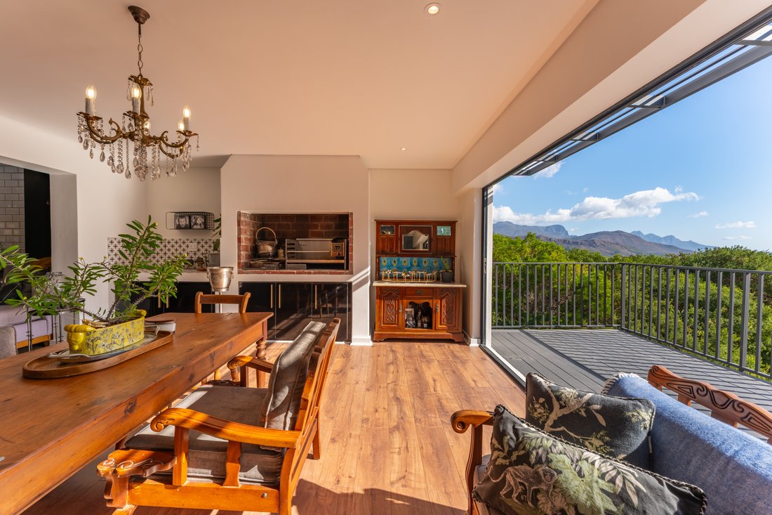 House in Franschhoek, Western Cape, South Africa 4 - 18160939