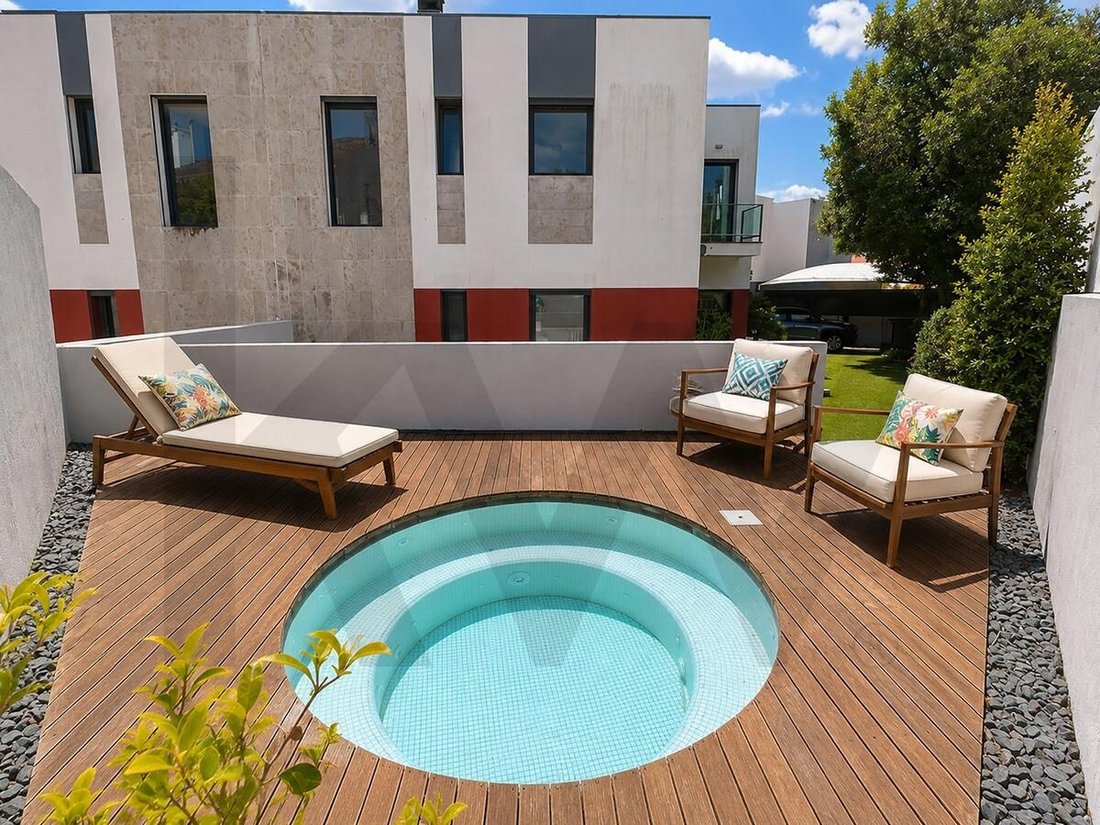 Townhouse in Alcabideche, Lisbon, Portugal 2 - 18162635
