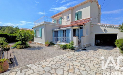 House in Centre, Le Pradet, France 1