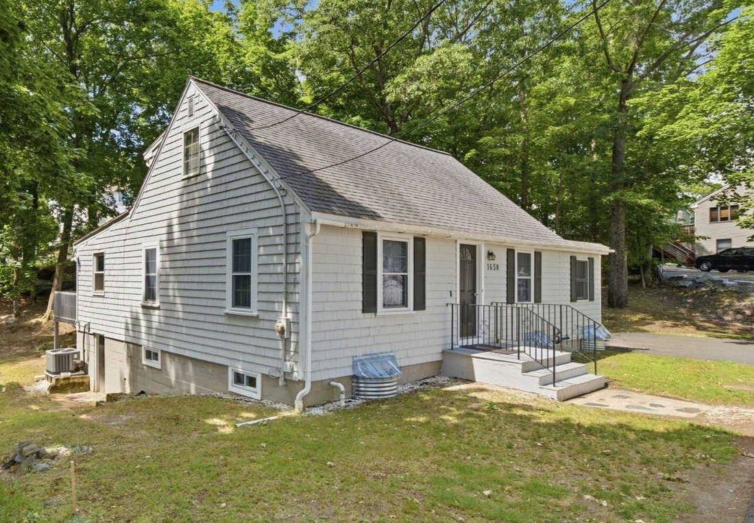 House in Stoneham, Massachusetts, United States 1 - 18154022