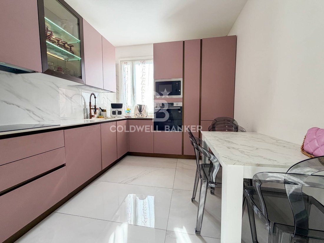 Villa in Rivoltella, Desenzano del Garda, Lombardy 2 - 18161465