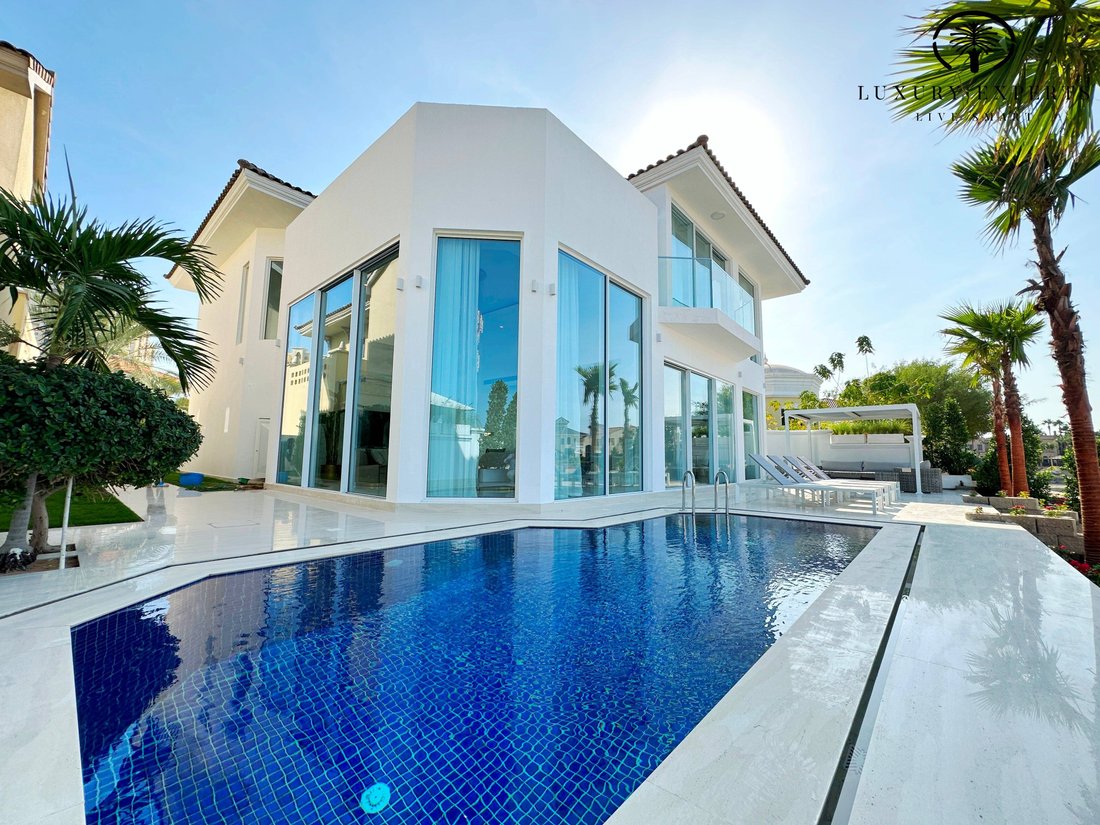 Villa in Palm Jumeirah, Dubai, United Arab Emirates 1 - 18155524
