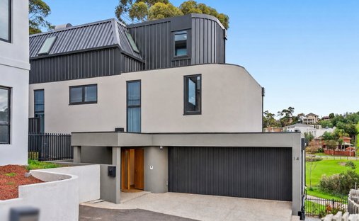 House in Avondale Heights, Victoria, Australia 1