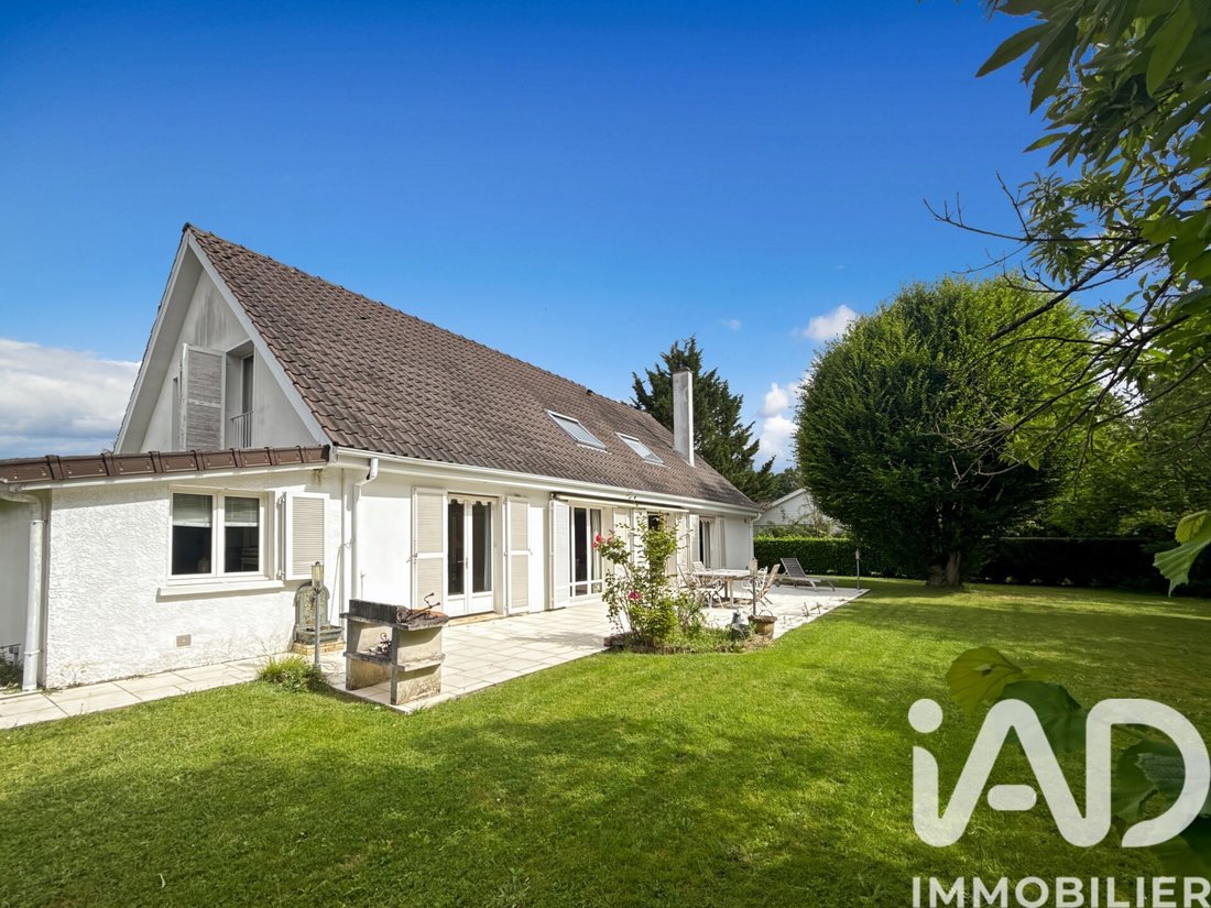 House in Santeny, Ile-de-France, France 3 - 18084072