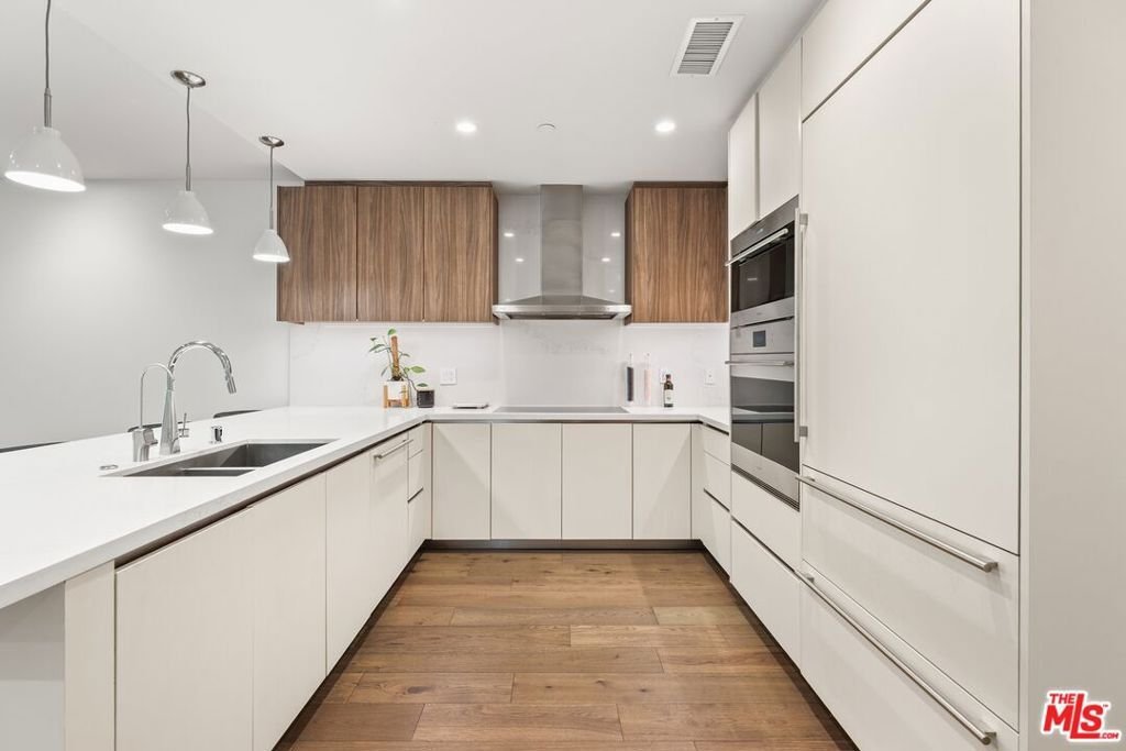 Condo in West Hollywood, California, United States 3 - 18159594