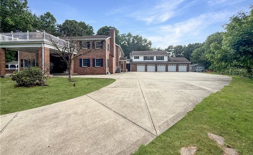Farm Ranch in Sarver, Pennsylvania, United States 1