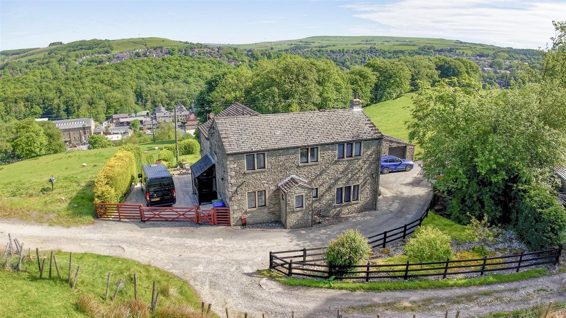 House in Waterfoot, England 3 - 18168677