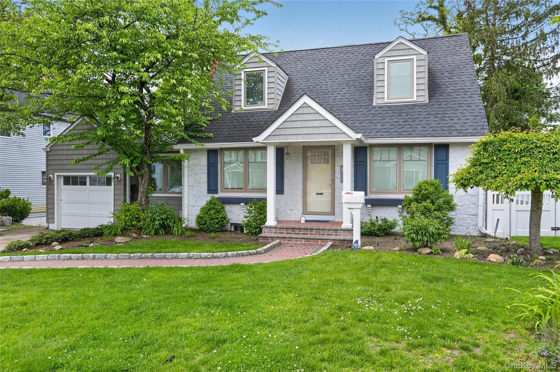 House in New Hyde Park, New York, United States 1 - 18155598