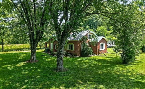 House in Whitleyville, Tennessee, United States 1