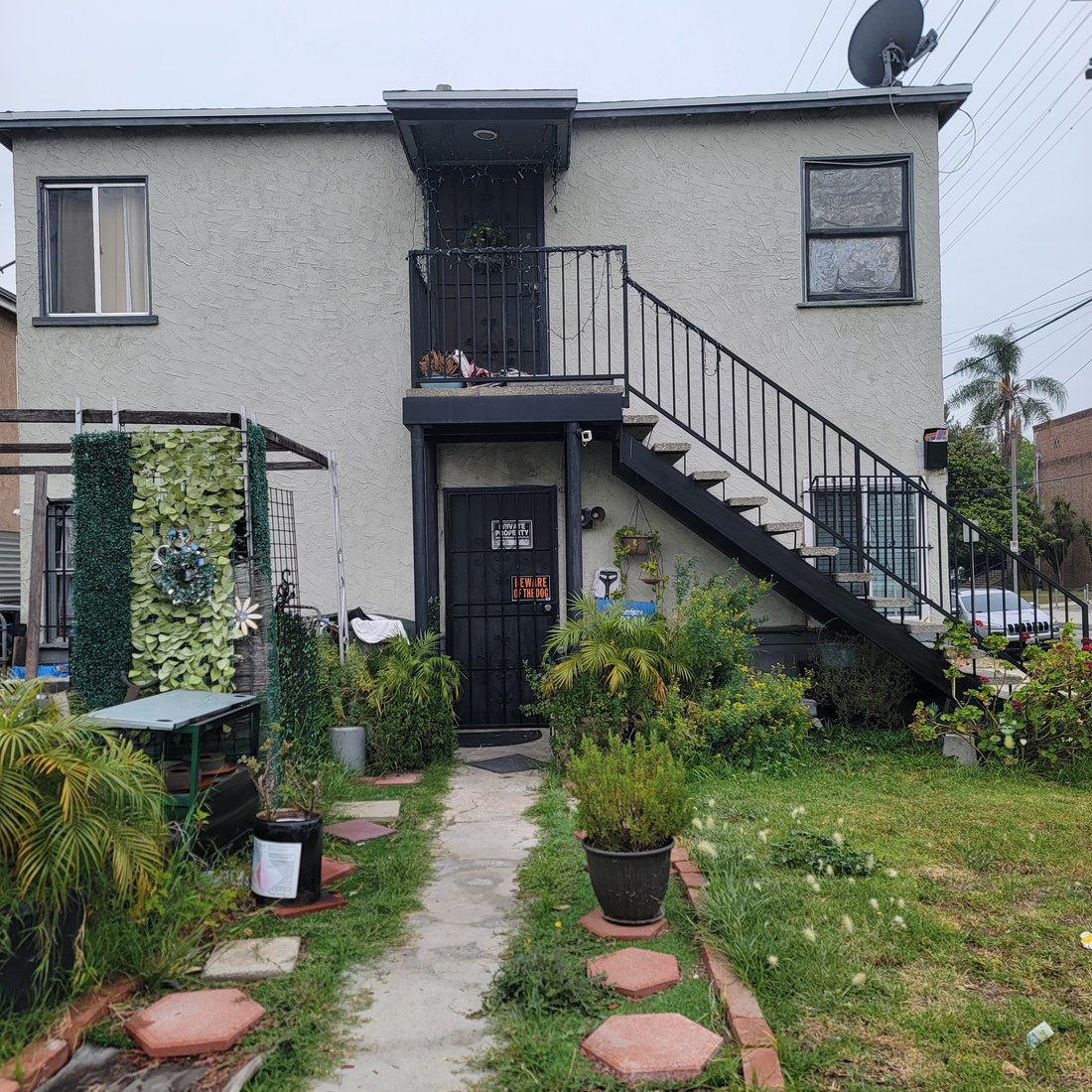 Los Angeles, California, United States 2 - 18171775