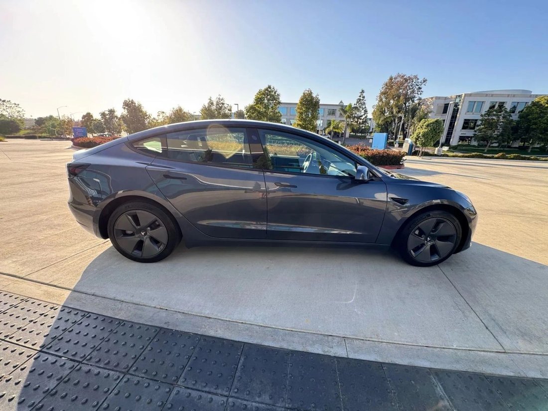 Sedan in Riverside, CA, United States 5 - 18163558