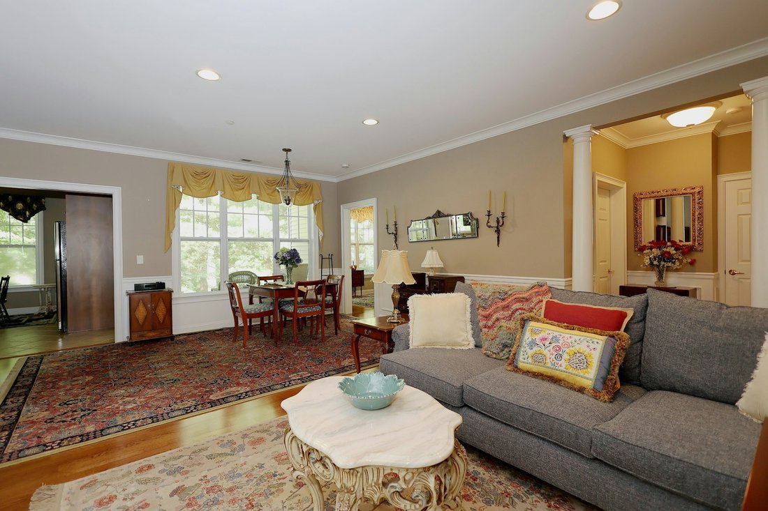 House in Newtown, Connecticut, United States 4 - 18156850
