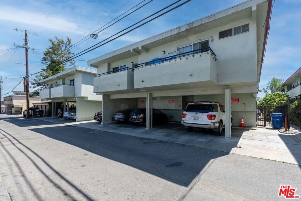 Los Angeles, California, United States 5 - 18159578